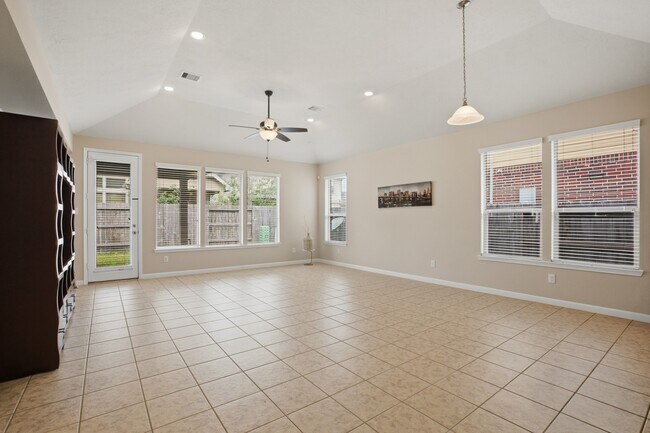 Building Photo - 11103 Avery Oaks Ln