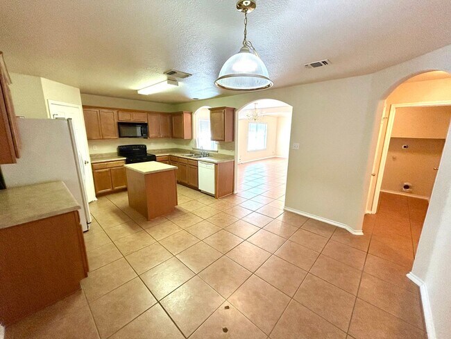 Building Photo - **MOVE IN SPECIAL** Welcome Home to Comfor...