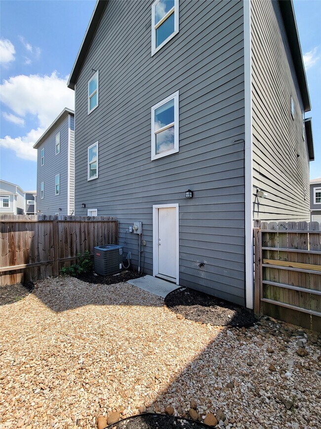 Building Photo - 4908 Paradigm Ln