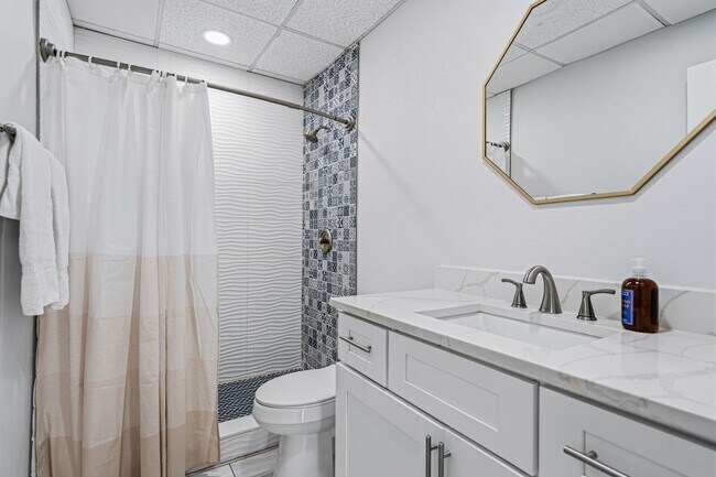Building Photo - 334 Bluefish Dr