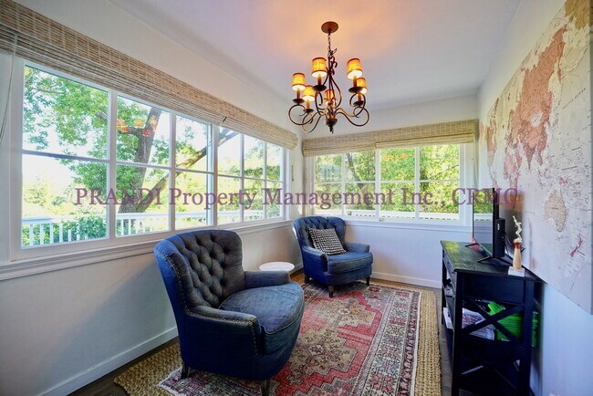 Building Photo - 3-Bedroom, 3-Bath Home with Expansive View...