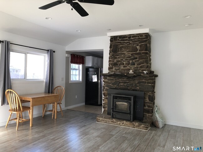 Building Photo - 63 Cottage Rd