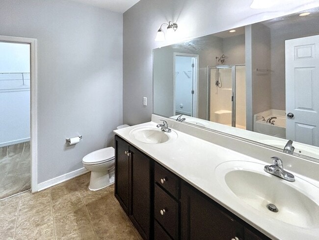 Building Photo - 600 Haven Mews Cir