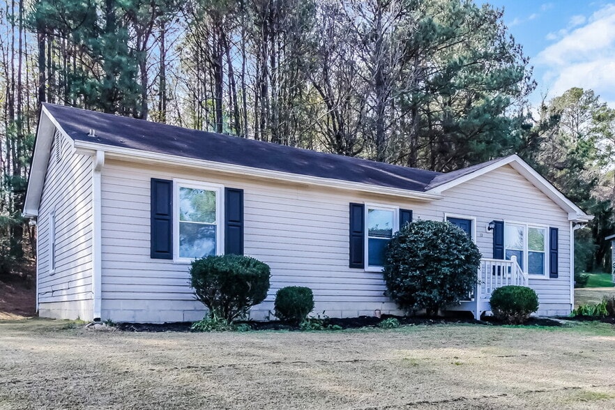 Building Photo - 13 Habersham Cir NE