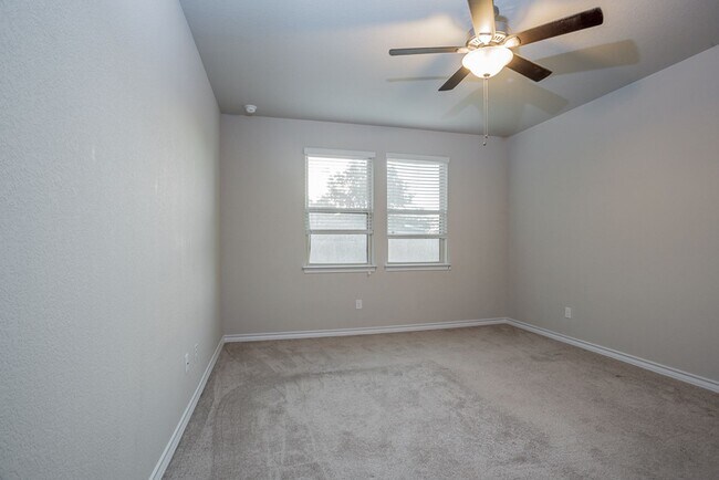 Building Photo - 1348 Eagle Ray St