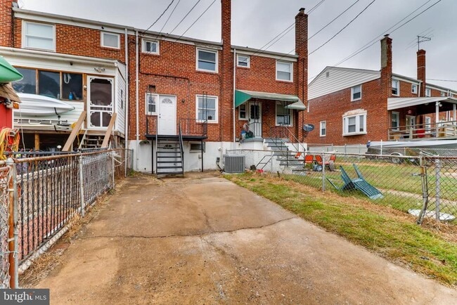 Building Photo - 1915 Codd Ave