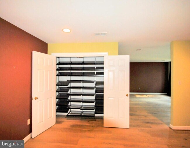 Building Photo - 1506 Chain Bridge Ct