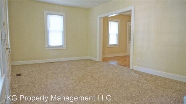 Building Photo - 3 br, 1 bath House - 49 Cedar Avenue