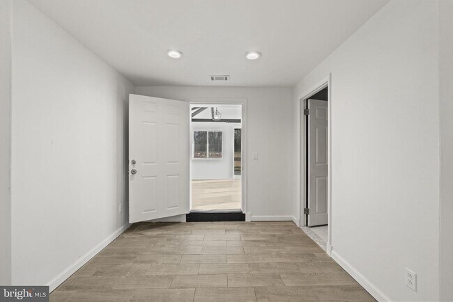 Building Photo - 139 Adrienne Ave