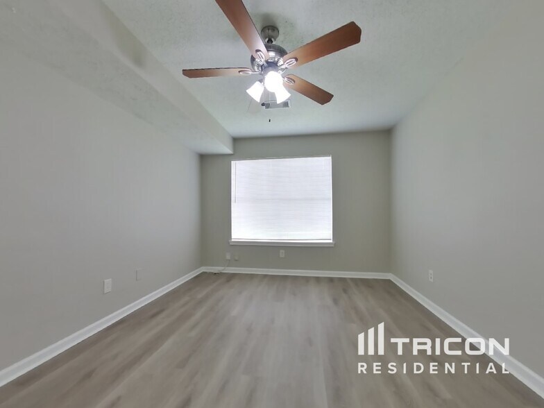 Building Photo - 3146 Kelling St