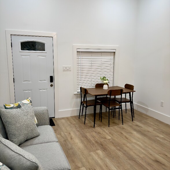 Building Photo - 2809 Third St