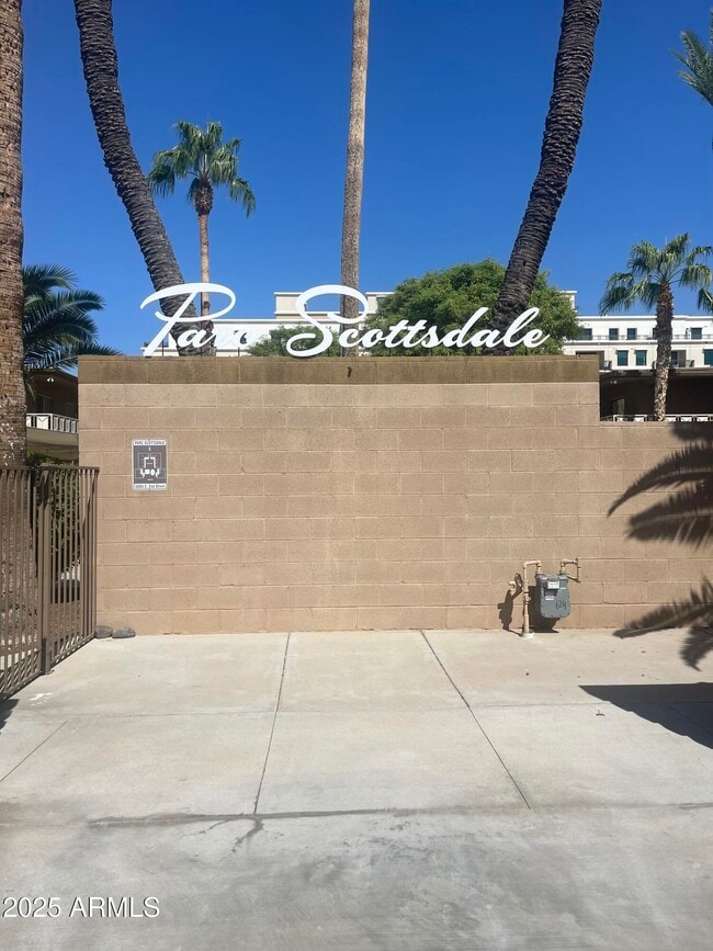 Building Photo - 6804 E 2nd St