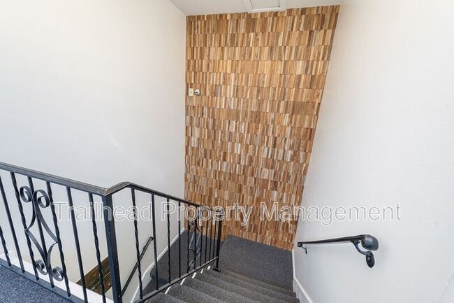 Building Photo - 8300 Robinson St