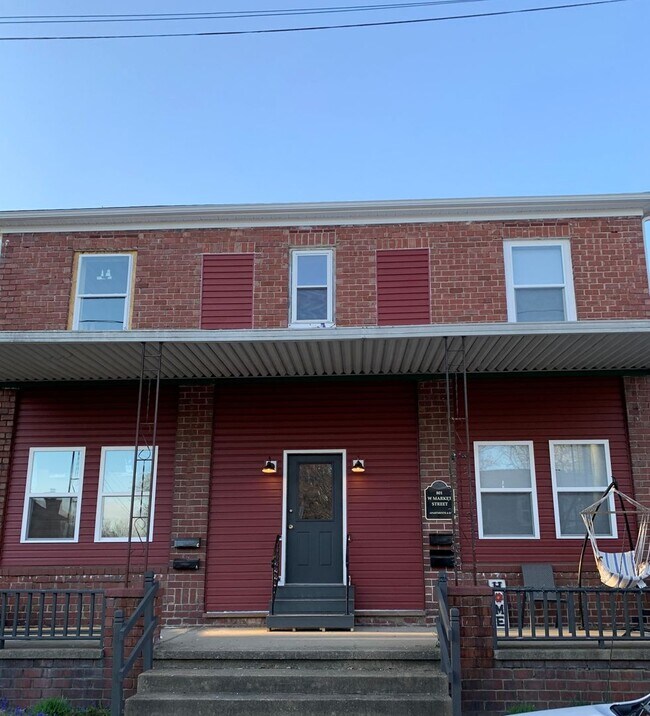 Building Photo - Two Bedroom Apartment