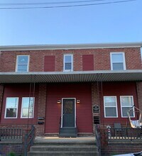 Building Photo - Two Bedroom Apartment