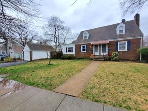 Building Photo - 326 Lower Alden Dr