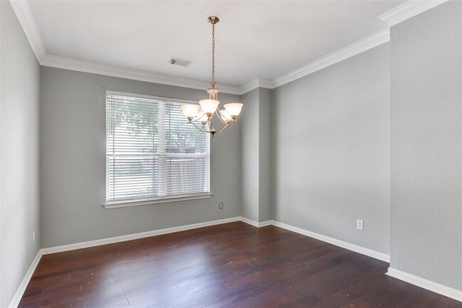 Building Photo - 600 S Frontier Ln