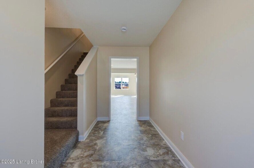 Building Photo - 203 Dixon Cir