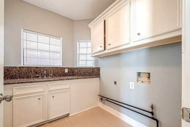 Building Photo - 16018 Conners Ace Dr