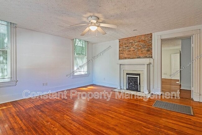 Building Photo - 1166 Bond St