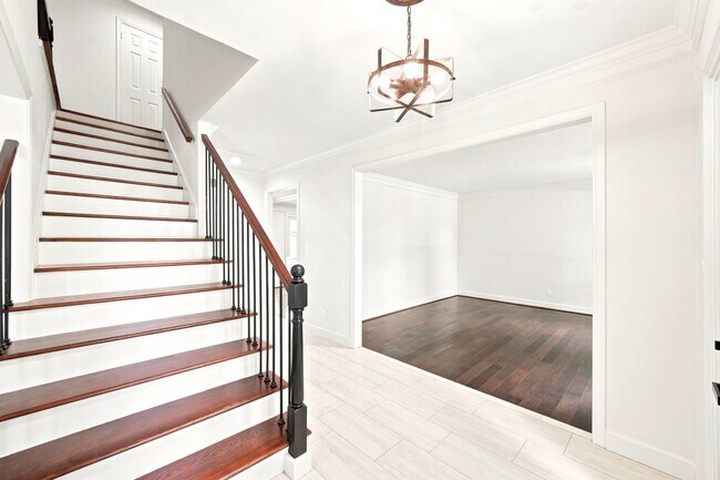 Building Photo - 15130 Walters Rd