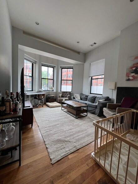 Primary Photo - 555 Columbus Ave