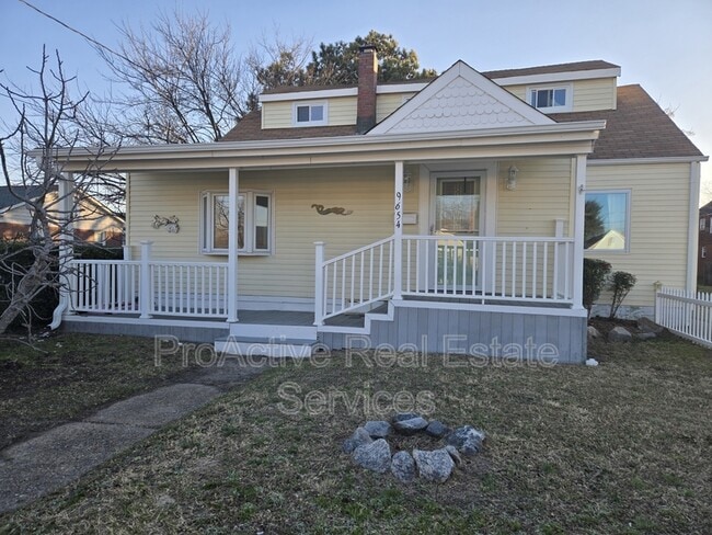 Building Photo - 9654 14th View St