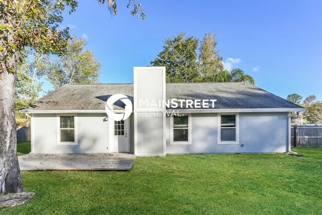 Building Photo - 3 Bedroom Pet-Friendly Home in MIDDLEBURG, FL with Main Street Renewal