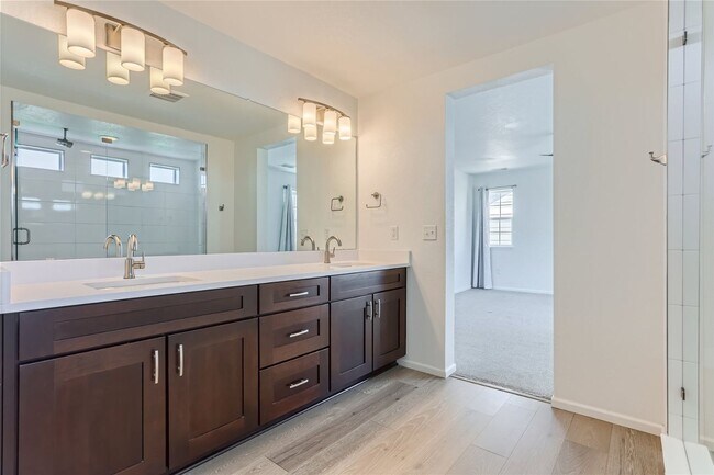 Building Photo - 3-Bedroom Home with Open Floor Plan, Private Balcony & Attached Garage