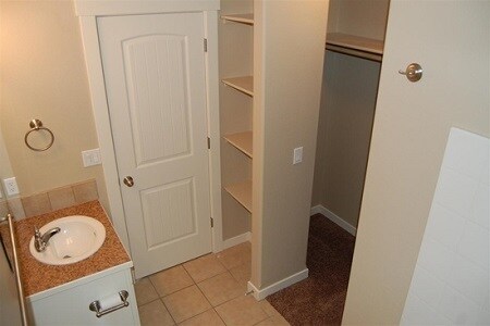 Building Photo - Beautiful Caldwell home