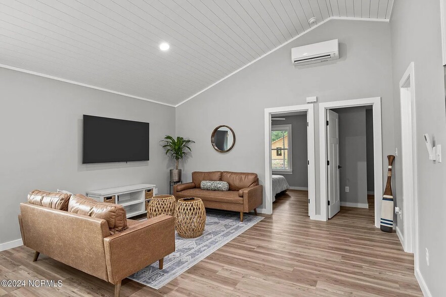 Building Photo - 148 Long Pond Lp