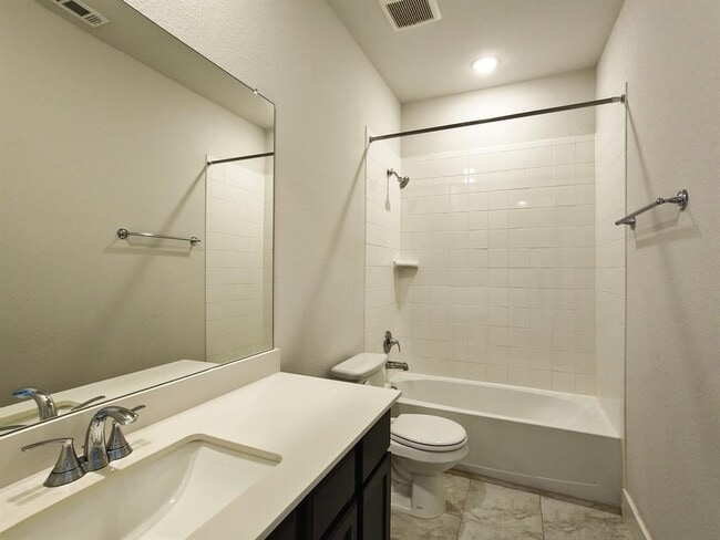 Building Photo - 5645 Bellissima Way