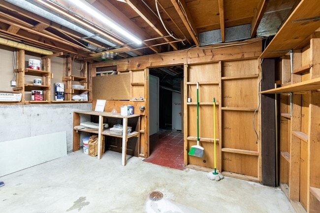 Building Photo - 3 Bed Home in Cul-de-Sac Great Location