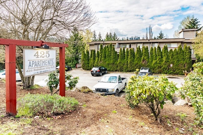 Building Photo - 425 Apartments