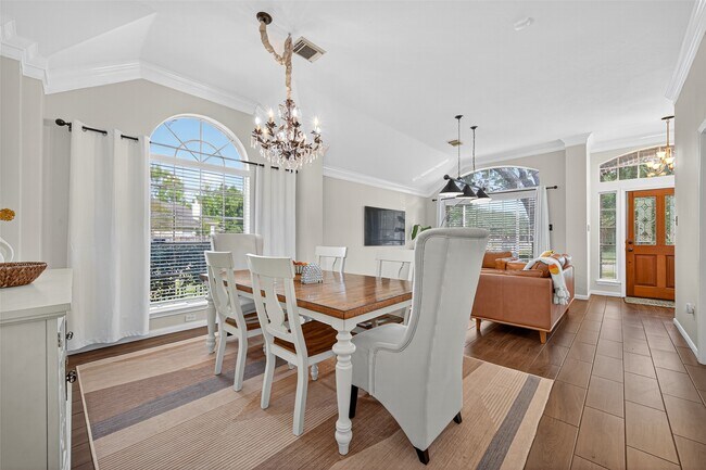 Building Photo - 7302 Foyer Cir