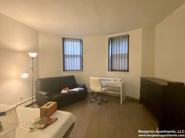 Building Photo - 552 Massachusetts Ave