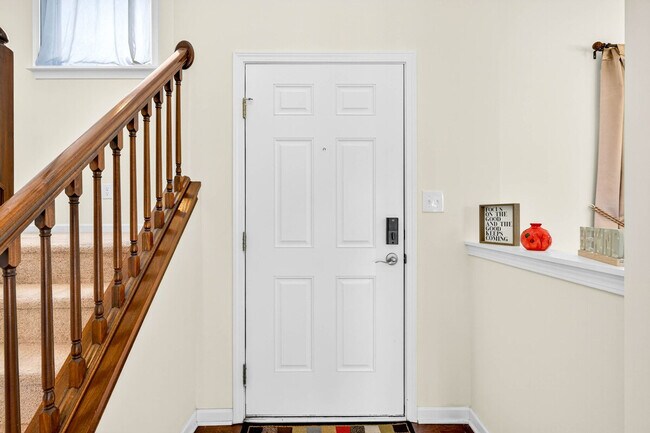 Building Photo - 4663 Bayview Dr