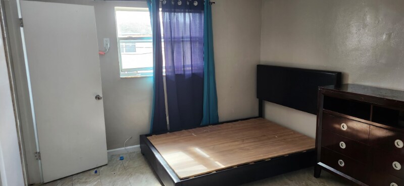 Building Photo - 80 W 23rd St