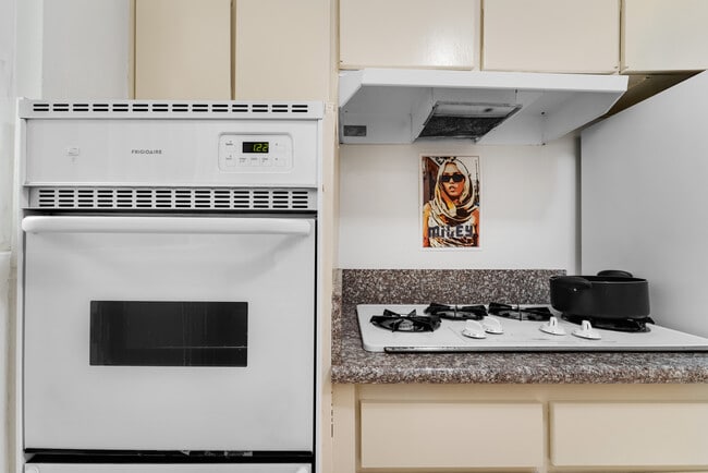 Kitchen - 691 Levering Ave