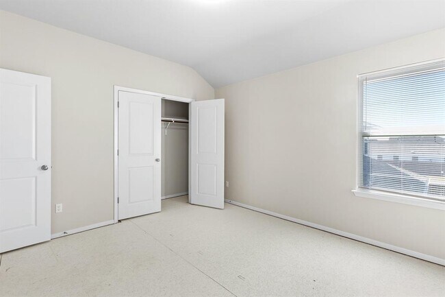 Building Photo - 301 Tempest Trl