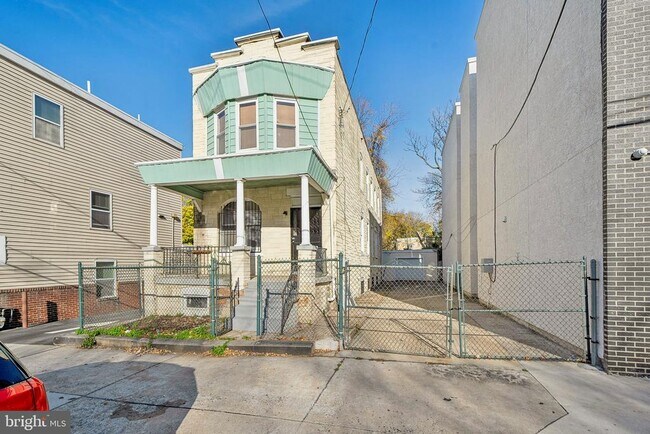Building Photo - 3817 Haverford Ave