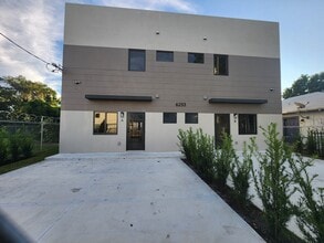 Building Photo - Elegworld 6233 NW 20 Ave