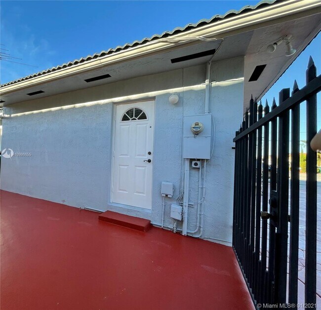 Building Photo - 14180 SW 8th Terrace