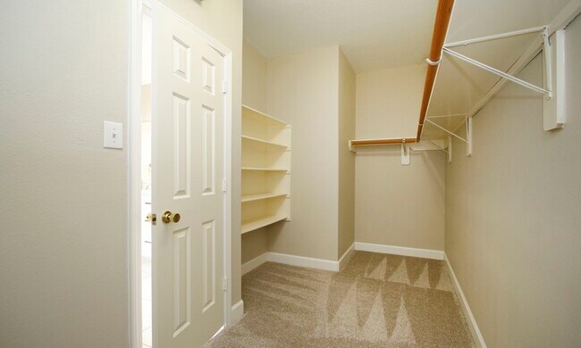 Building Photo - 27131 Sunset Pines Dr