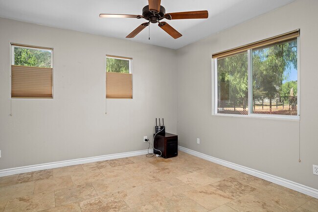 Building Photo - 2629 N Twin Oaks Valley Rd