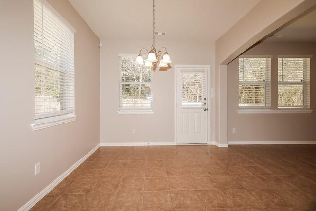 Building Photo - 9202 Hidden Lake Cir