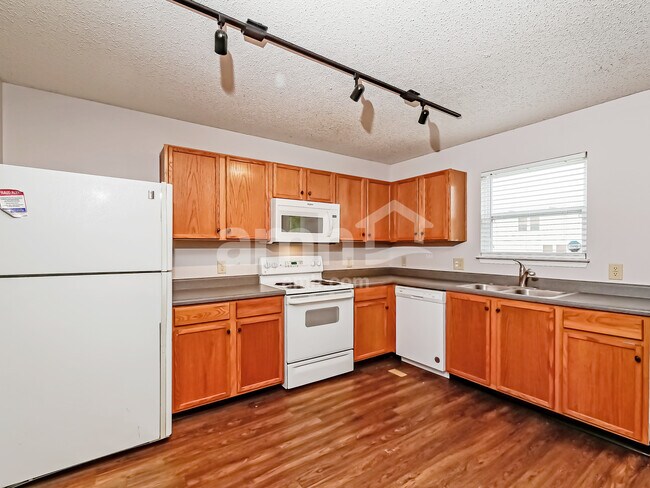 Building Photo - 6768 W Philadelphia Dr