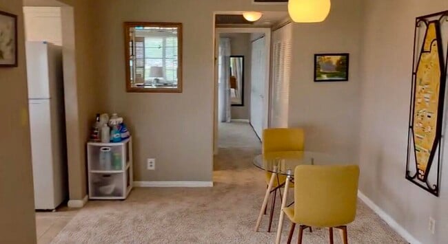 Building Photo - 226 Windsor J