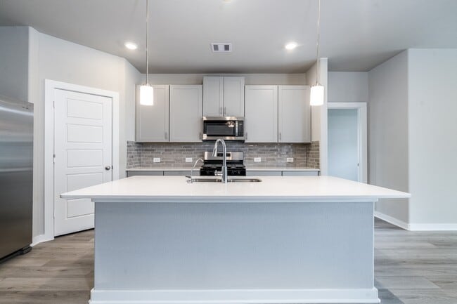 Building Photo - 17877 Stone Ter Ct