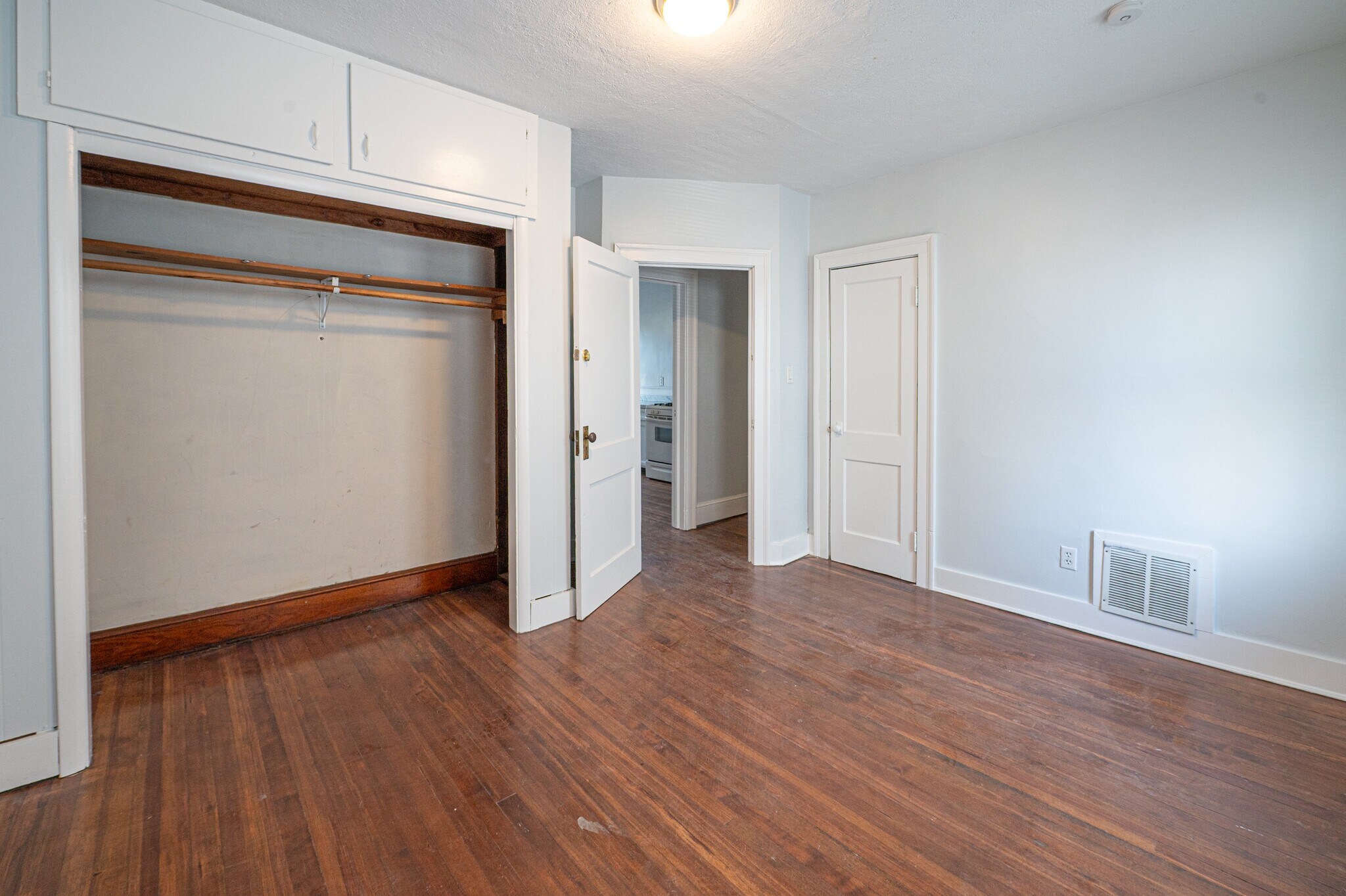 Building Photo - 1592 Corbin Ave